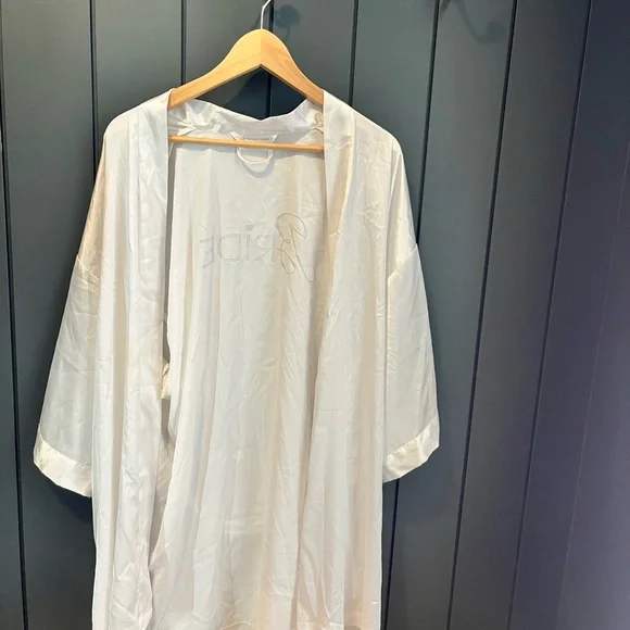 Bride Robe (I do, Victoria Secret) - Picture 2 of 4